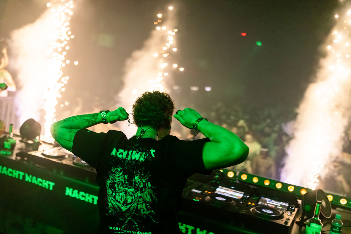 Loading... just a sec